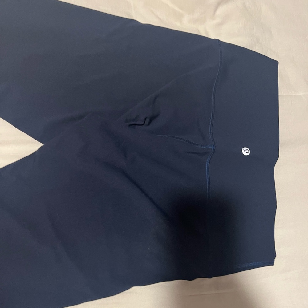 Lulu lemon Wunder Under 28” size 10 leggings